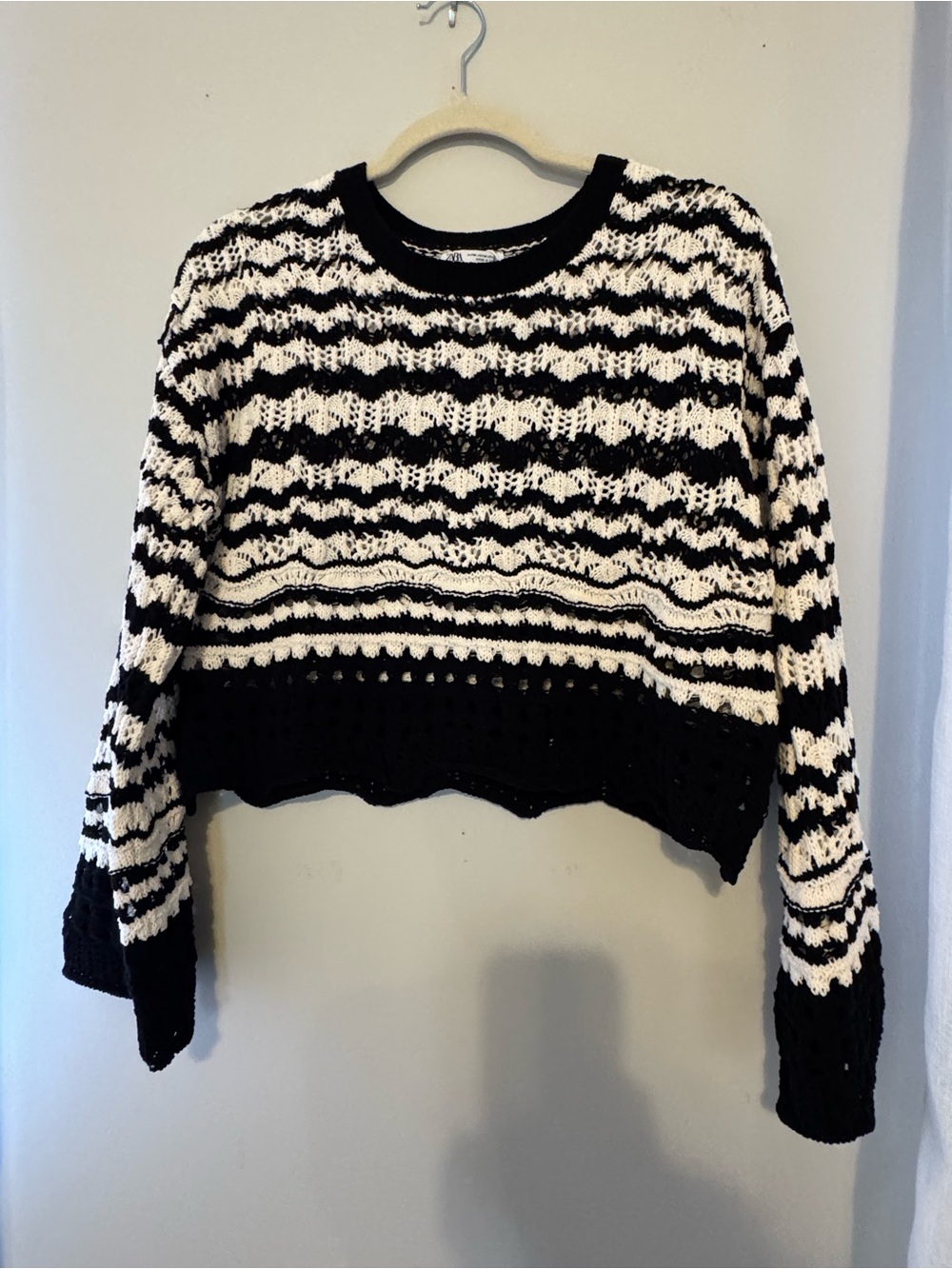 Zara Black & Cream Open Knit Crochet Sweater Size M